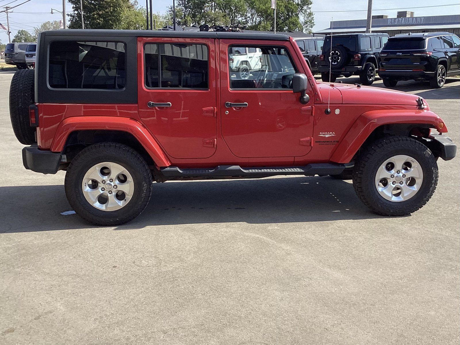 Used 2013 Jeep Wrangler Unlimited Sahara w/ Connectivity Group AWD/4WD image 4