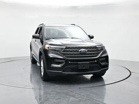 Used 2022 Ford Explorer XLT w/ Class IV Trailer Tow Package image 4
