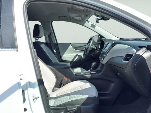 Used 2021 Chevrolet Equinox LT w/ Driver Convenience Package image 11