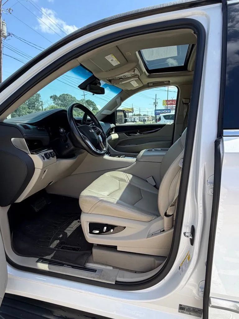 Used 2020 Cadillac Escalade ESV Premium Luxury AWD/4WD image 15