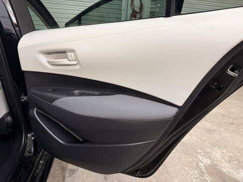 Used 2022 Toyota Corolla LE FWD image 36
