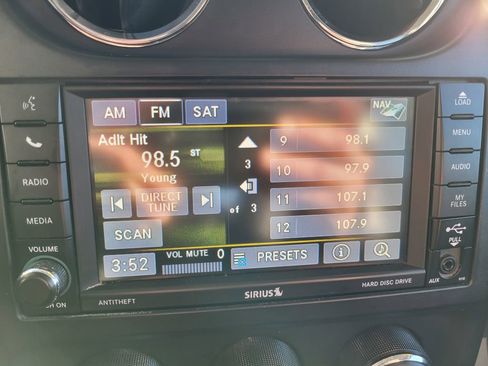 Used 2016 Jeep Patriot 4WD image 24