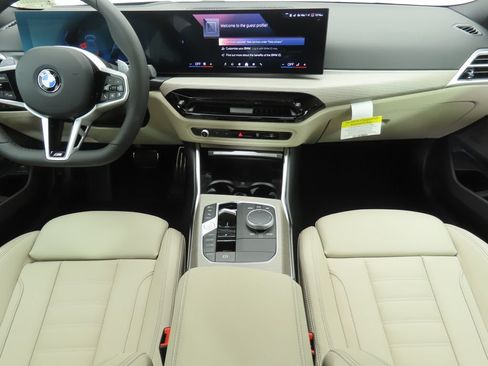 Used 2026 BMW 330i xDrive Sedan w/ M Sport Package AWD/4WD image 13