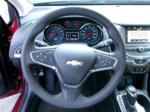 Used 2016 Chevrolet Cruze LT w/ Convenience Package image 16