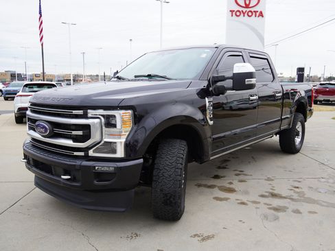 Used 2022 Ford F350 Platinum image 4