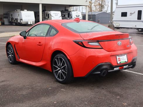 Used 2024 Toyota GR86 image 5