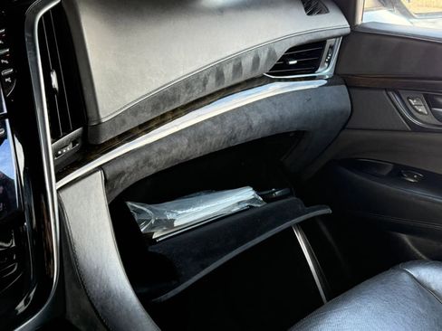 Used 2019 Cadillac Escalade ESV Luxury image 65