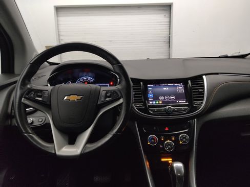 Used 2020 Chevrolet Trax Premier AWD/4WD image 22