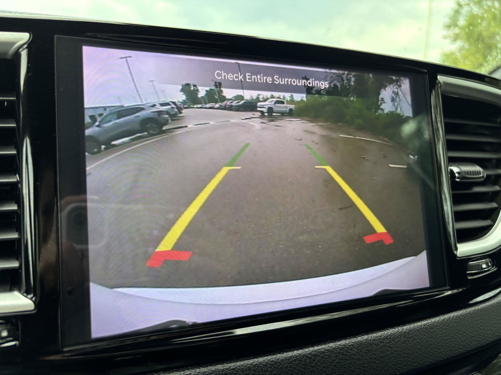 Used 2025 Chrysler Pacifica Select FWD image 24