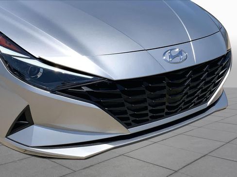 Used 2023 Hyundai Elantra SEL FWD image 28