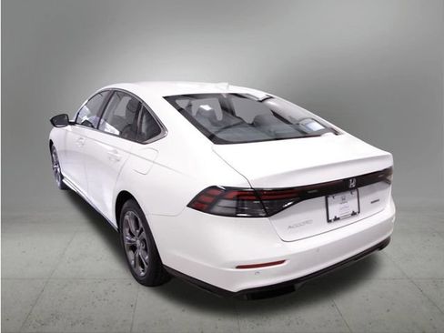 Certified 2025 Honda Accord EX-L image 5