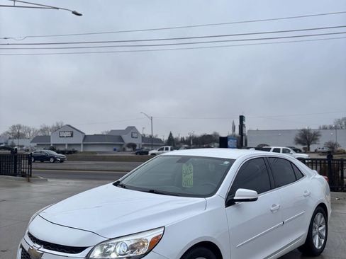 Used 2015 Chevrolet Malibu LT image 7