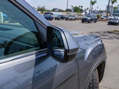 Used 2018 Volkswagen Atlas SEL FWD image 9
