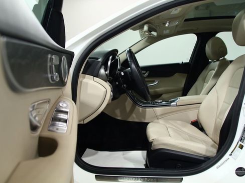Used 2017 Mercedes-Benz C 300 4MATIC Sedan image 4