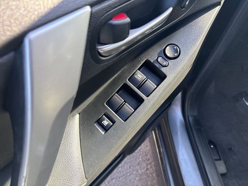 Used 2010 MAZDA MAZDA3 s Grand Touring image 9