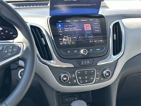 Used 2023 Chevrolet Equinox LT image 16