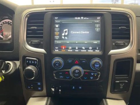 Used 2019 RAM 1500 Classic SLT w/ Black Appearance Group AWD/4WD image 22