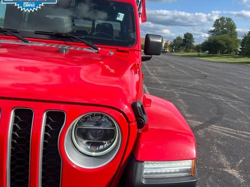 Used 2020 Jeep Gladiator Overland AWD/4WD image 14