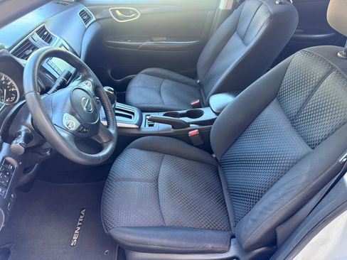Used 2019 Nissan Sentra SR FWD image 18