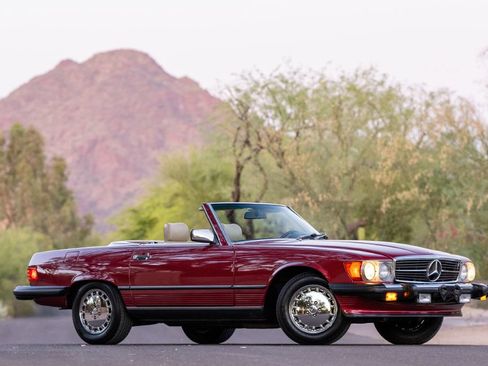Used 1989 Mercedes-Benz 560 SL image 2