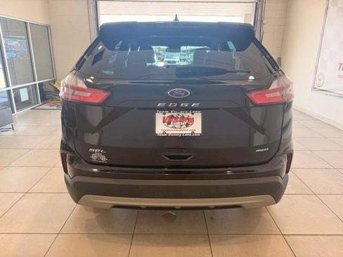 Used 2024 Ford Edge SEL AWD/4WD image 3