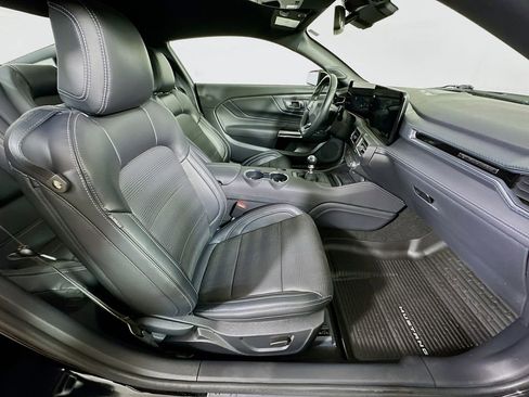 Used 2024 Ford Mustang GT Premium image 12