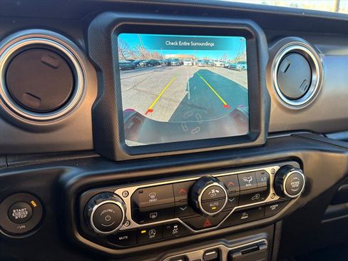 Used 2022 Jeep Gladiator Rubicon image 9