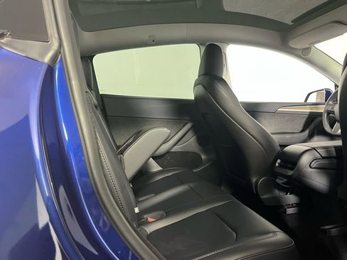 Used 2025 Tesla Model Y Long Range image 25