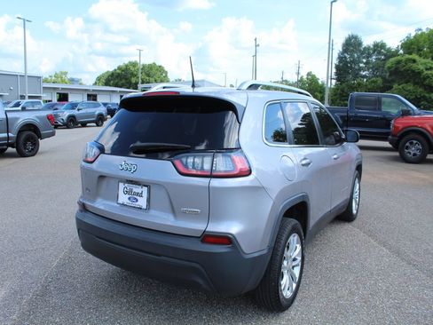 Used 2019 Jeep Cherokee Latitude w/ Popular Appearance Group FWD image 10
