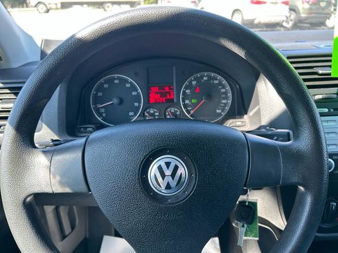 Used 2009 Volkswagen Jetta S image 12