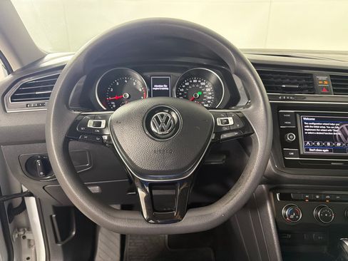 Used 2018 Volkswagen Tiguan S w/ 3rd Row Seat Package AWD/4WD image 15