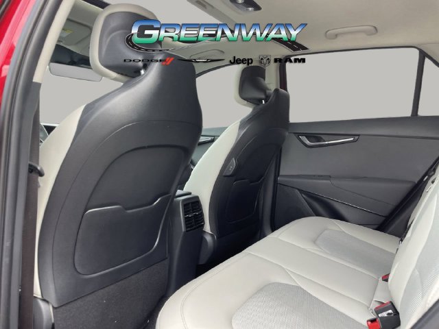 Used 2025 Kia Niro EX Touring FWD image 13