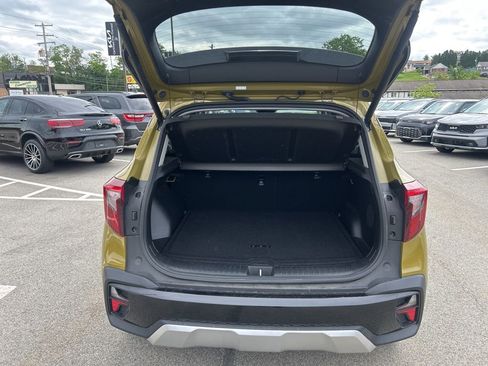 Certified 2024 Kia Seltos SX w/ SX Sunroof Package AWD/4WD image 6