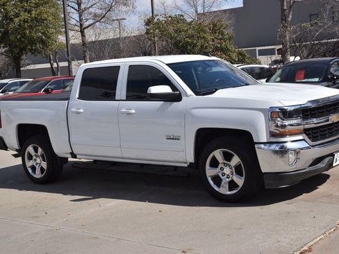 Used 2018 Chevrolet Silverado 1500 LT w/ Texas Edition image 5