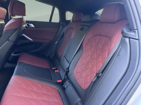 Used 2025 BMW X6 xDrive40i w/ Executive Package image 25