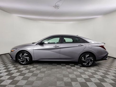 Certified 2025 Hyundai Elantra Sport FWD image 2