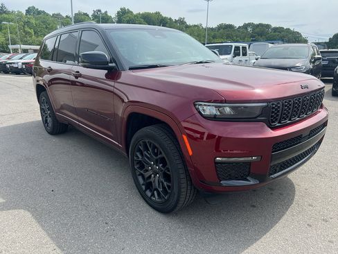 Used 2025 Jeep Grand Cherokee L Summit AWD/4WD image 3