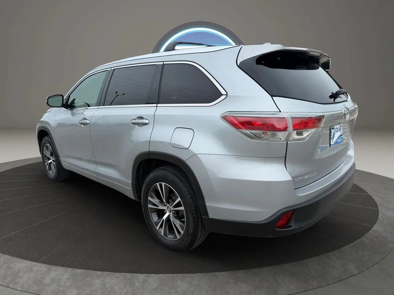 Used 2016 Toyota Highlander XLE FWD image 9