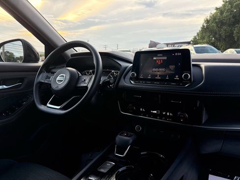 Used 2021 Nissan Rogue SV FWD image 37