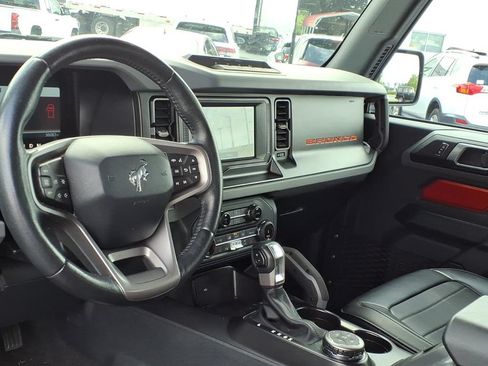 Used 2022 Ford Bronco Big Bend w/ Sasquatch Package AWD/4WD image 11