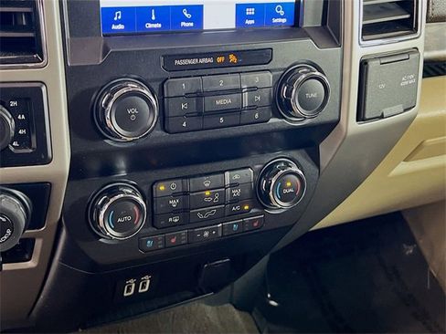 Used 2019 Ford F150 Lariat image 17