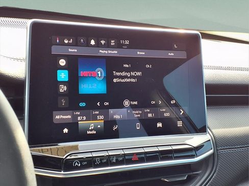 New 2026 Jeep Compass Latitude image 25