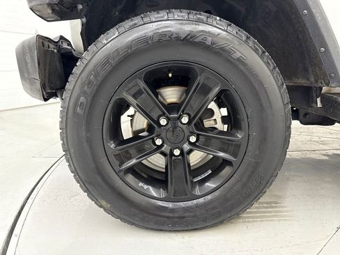 Used 2022 Jeep Wrangler Unlimited Sahara image 9