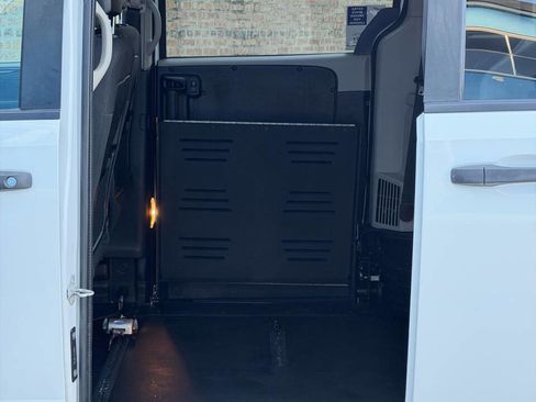 Used 2019 Dodge Grand Caravan SE image 18