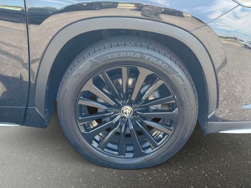 Certified 2024 Toyota Highlander XSE AWD/4WD image 9