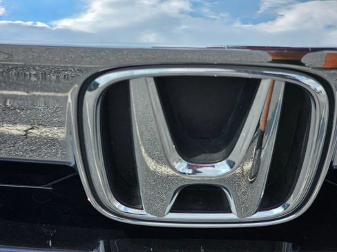 Used 2018 Honda Accord Touring image 10