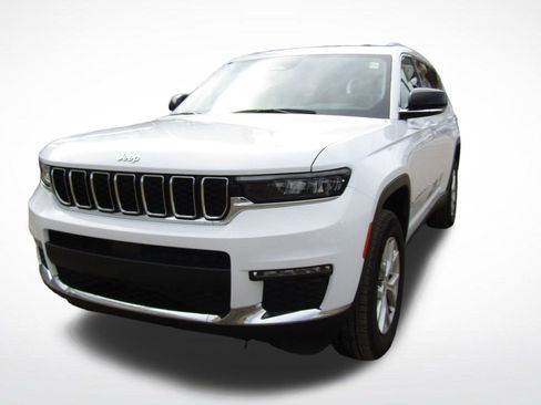 Used 2023 Jeep Grand Cherokee L Limited AWD/4WD image 3