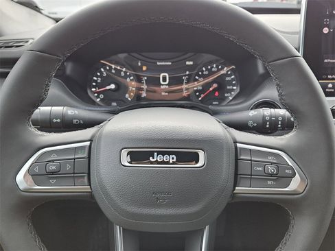New 2026 Jeep Compass Latitude image 20