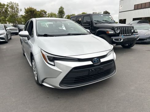 Used 2024 Toyota Corolla LE FWD image 8