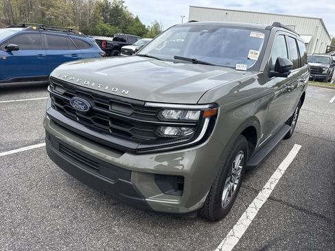 Used 2025 Ford Expedition Active image 8